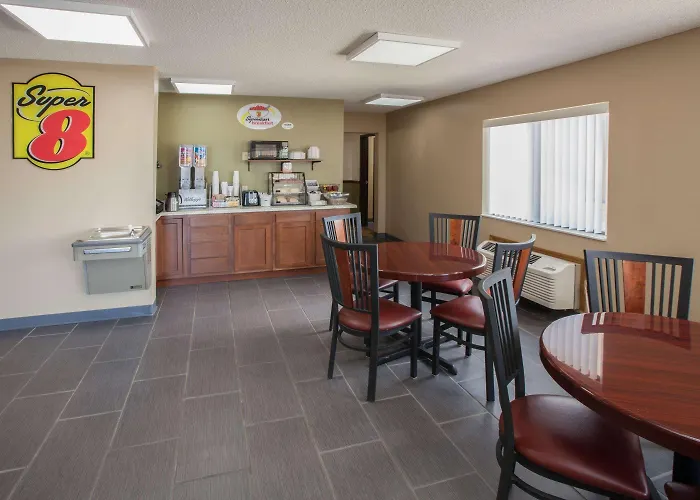 Super 8 By Wyndham Hotel Dwight
