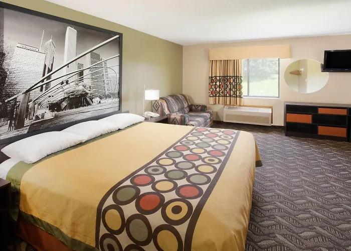 Super 8 By Wyndham Hotel 2*
