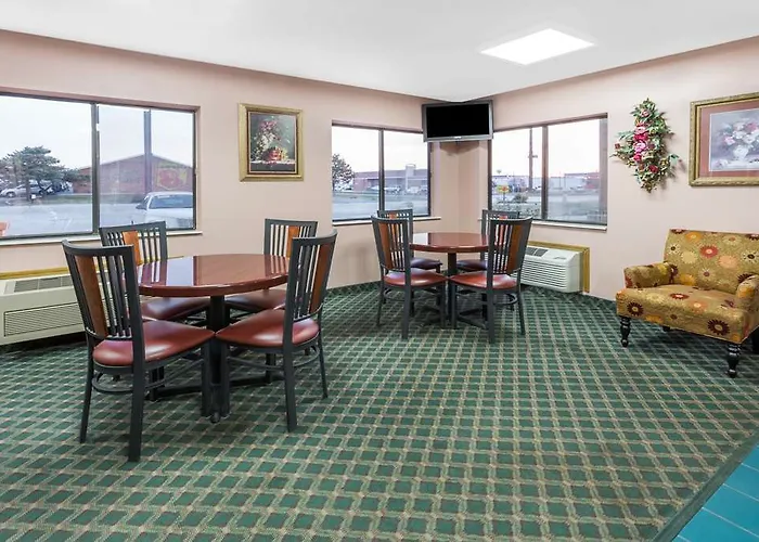 Super 8 By Wyndham Hotel